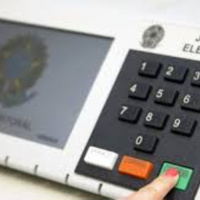 Indiscutível mesmo é o fato de que, mais uma vez, a democracia saiu vitoriosa e invicta das urnas