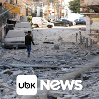 ESPORTES - Riquelme, presidente do Boca, atua para impedir briga de torcedores em partida contra Gimnasia